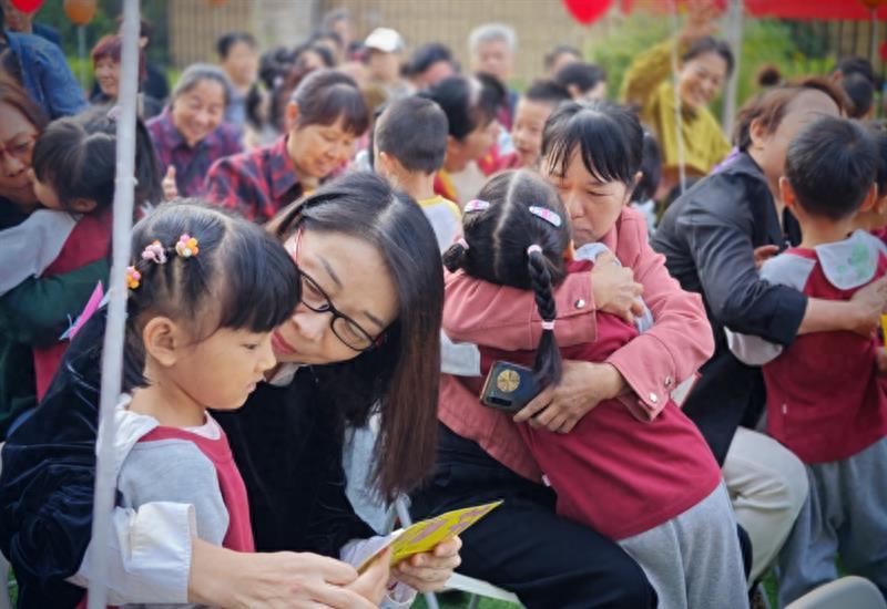 幼兒園教師集體舞，活力與教育完美融合